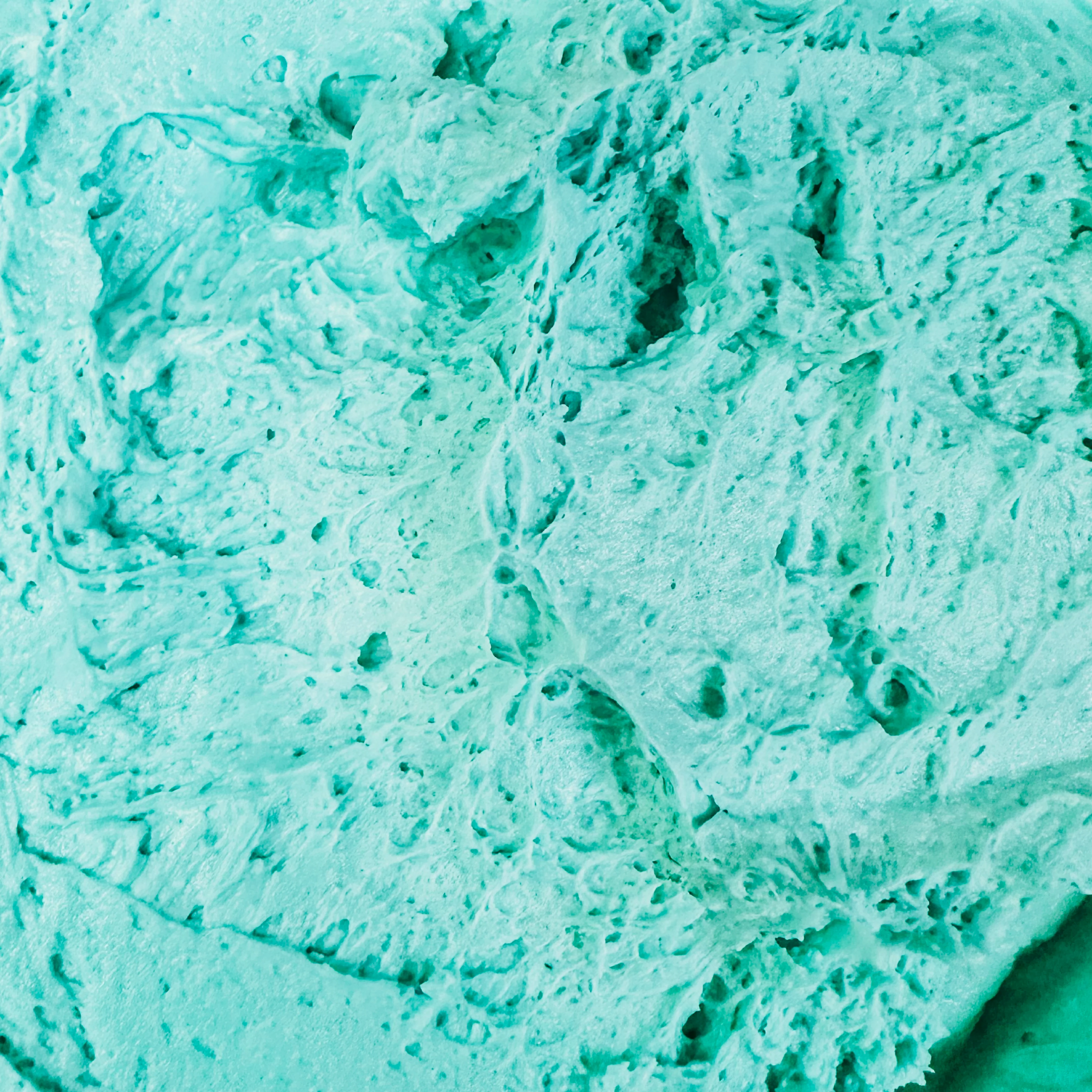 Brill Colored Vanilla Buttercream - Image 8